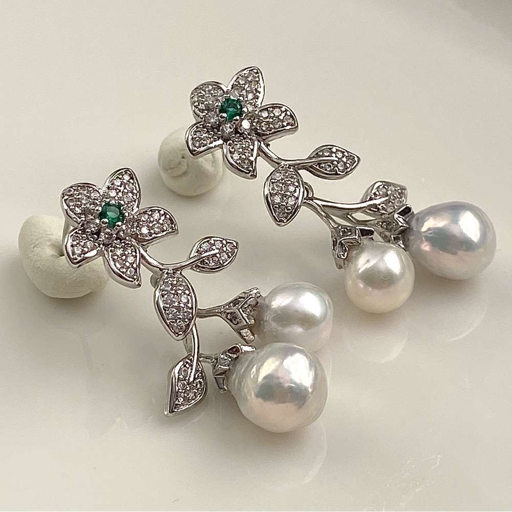 E119-Handmade High Quality Blue Luster Freshwater Pearl Flower Earring - Picture 3 of 7